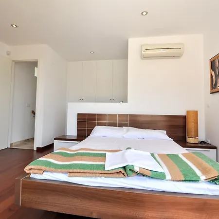 Tortuga Villa Lloret de Mar
